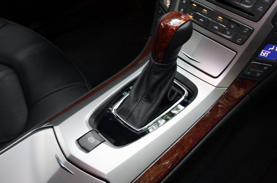  Cadillac CTS Coupe 2011 года  (фото 66 из 128)